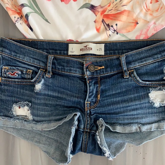 🌺Hollister Shorts - Picture 2 of 3